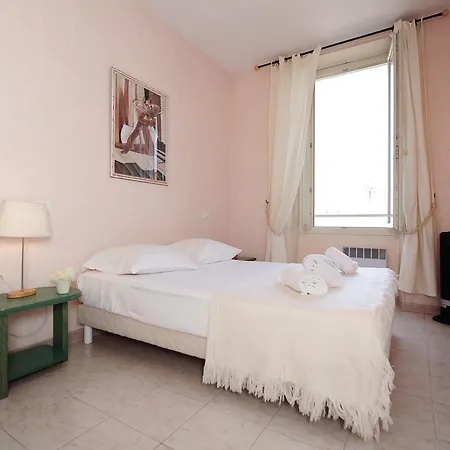 Easy Flat Five Stars Holiday House *