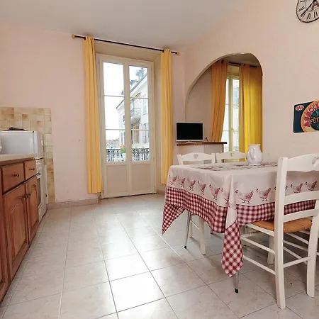 Easy Flat Five Stars Holiday House *
