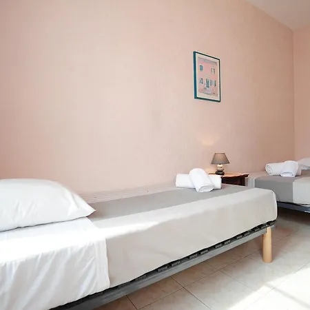 Easy Flat Five Stars Holiday House * Nice
